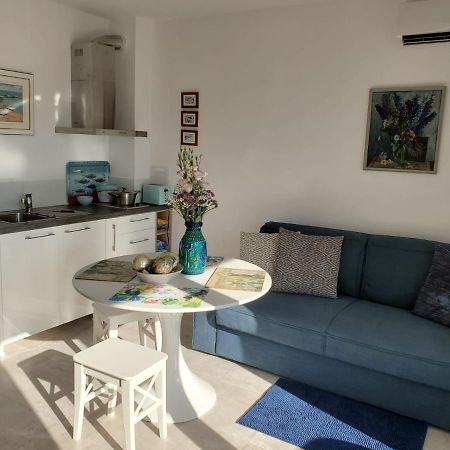 Obzor Tatyana Apartaments Bonjour Esterno foto
