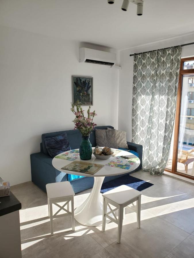 Obzor Tatyana Apartaments Bonjour Esterno foto