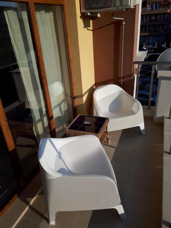 Obzor Tatyana Apartaments Bonjour Esterno foto