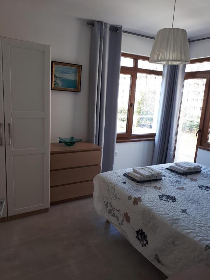 Obzor Tatyana Apartaments Bonjour Esterno foto